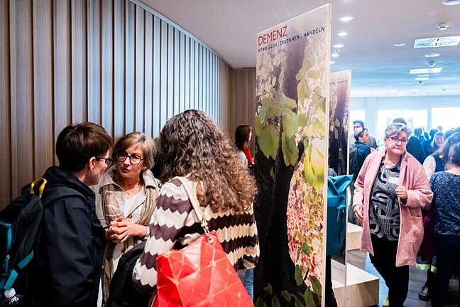 Bundeskonferenz Gesundes Alter 2026: Teilnehmende in der Pause