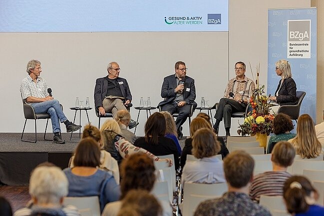 Bundeskonferenz Gesundes Alter 2023: Runde für die Abschlussdiskussion